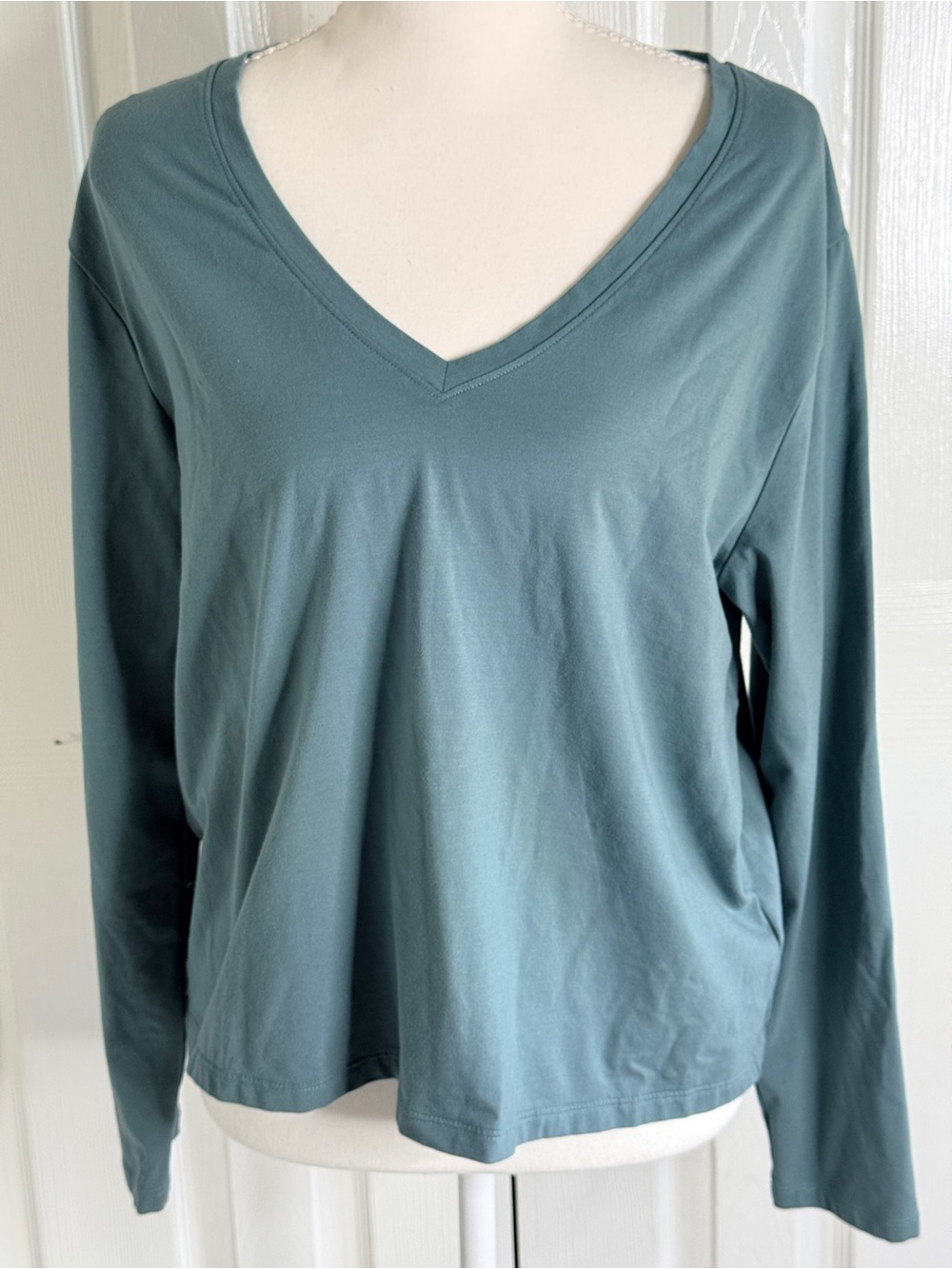 Athleta Essential L/S V-Neck Top Supima Cotton Fall 2024 Dark Teal EUC Large